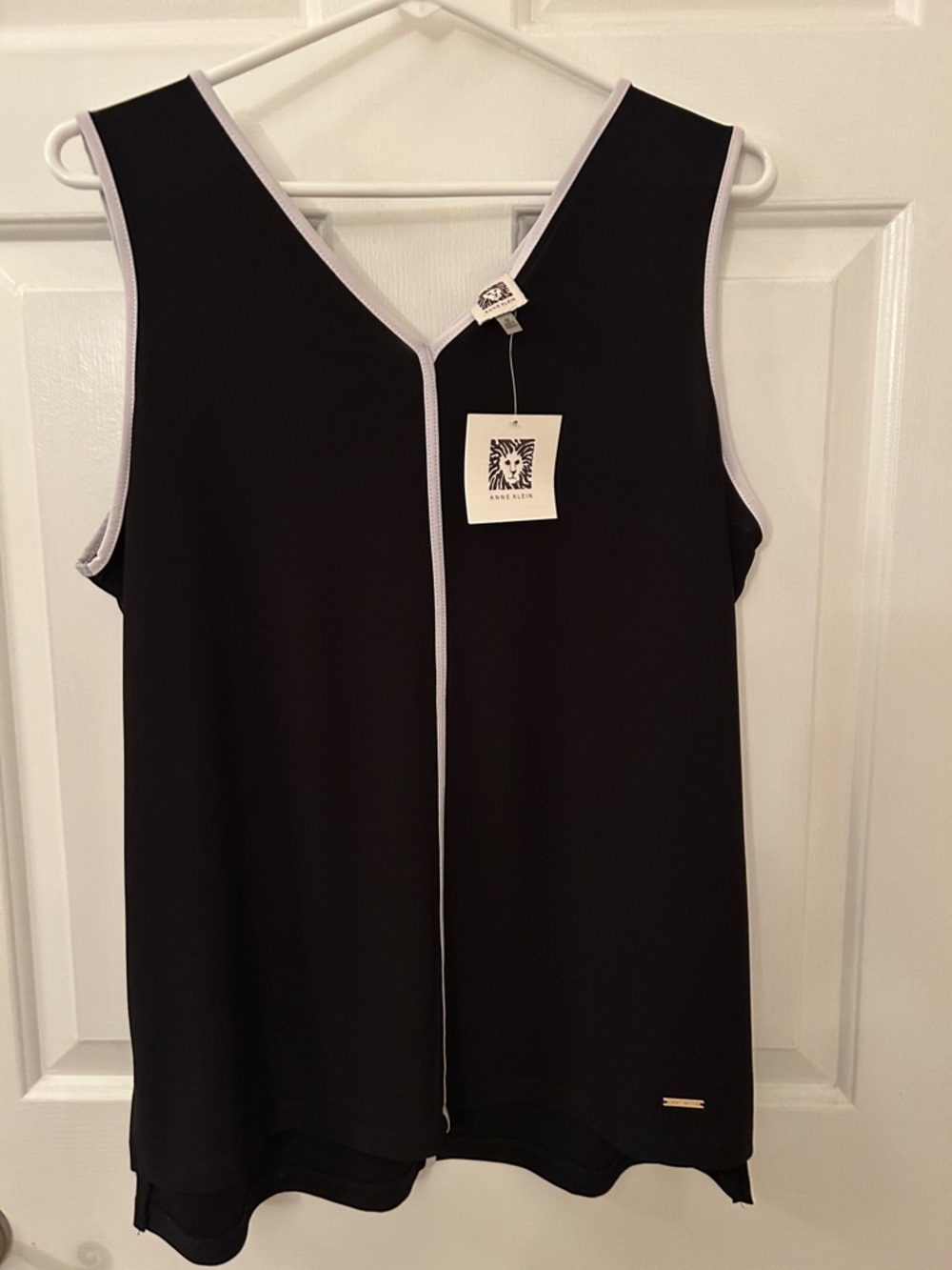 Anne Klein Black Tank with White Edge Trim Size M